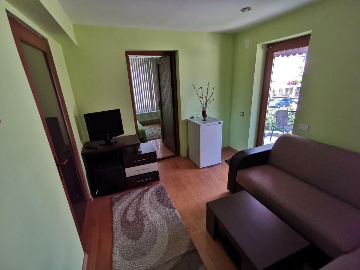 Casa Ultraviolet Hotell Năvodari Eksteriør bilde