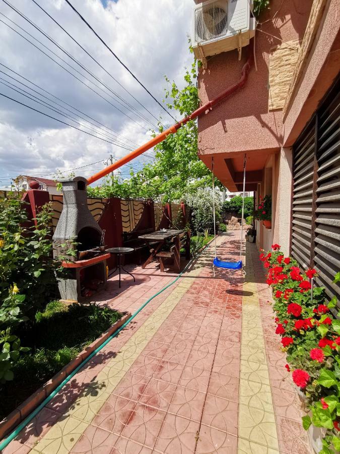 Casa Ultraviolet Hotell Năvodari Eksteriør bilde